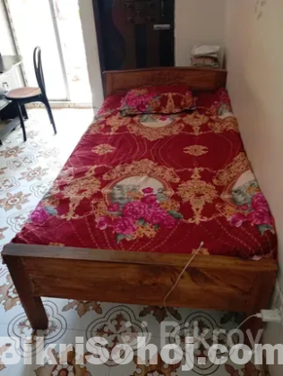 কাঠের খাট